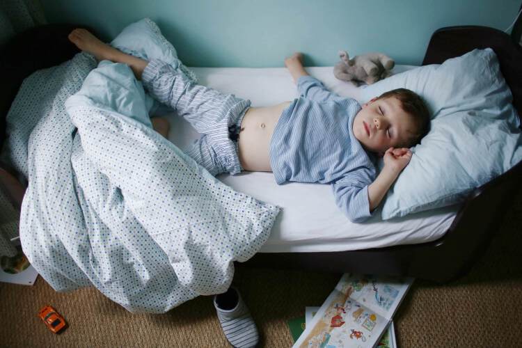 چگونه اطمینان حاصل کنیم که کودکان شما خواب خوبی دارند